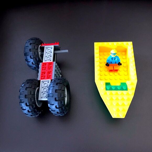 LEGO Parts and Pieces - Picture 1 of 12